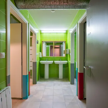 Ganbara - Self Check In Hostel *